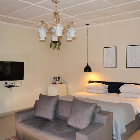 Bougainvilla Guesthouse&Restaurant Lubumbashi Extérieur photo