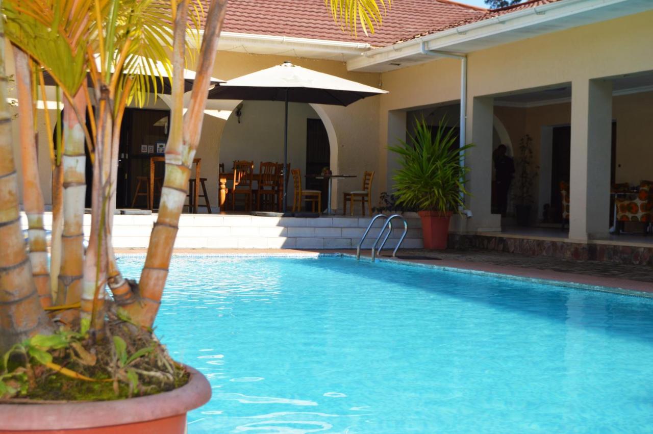 Bougainvilla Guesthouse&Restaurant Lubumbashi Extérieur photo