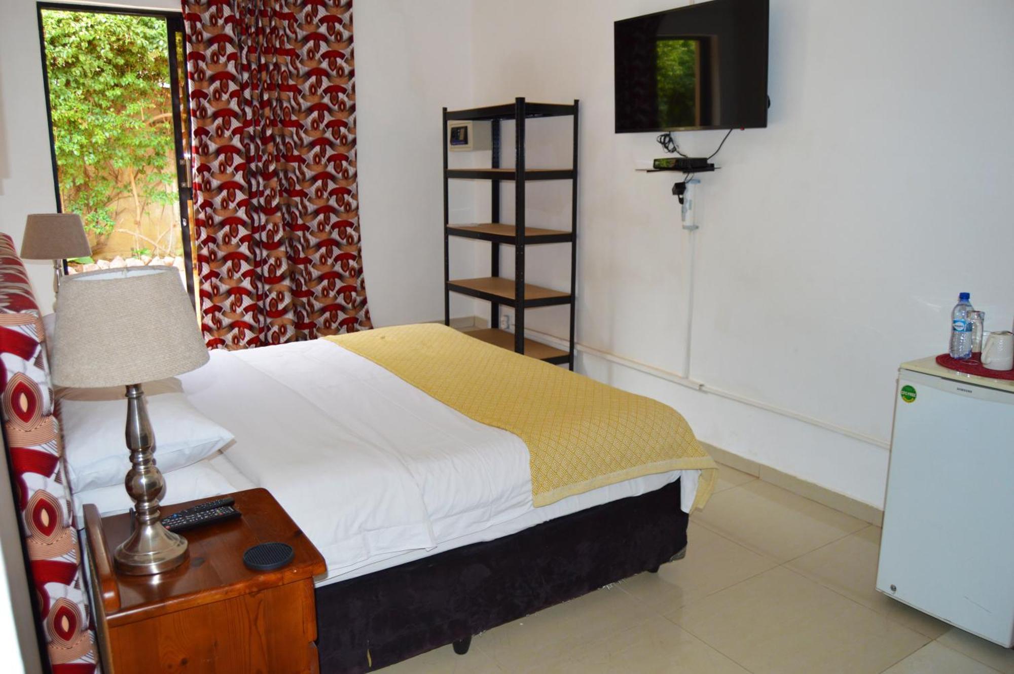 Bougainvilla Guesthouse&Restaurant Lubumbashi Extérieur photo