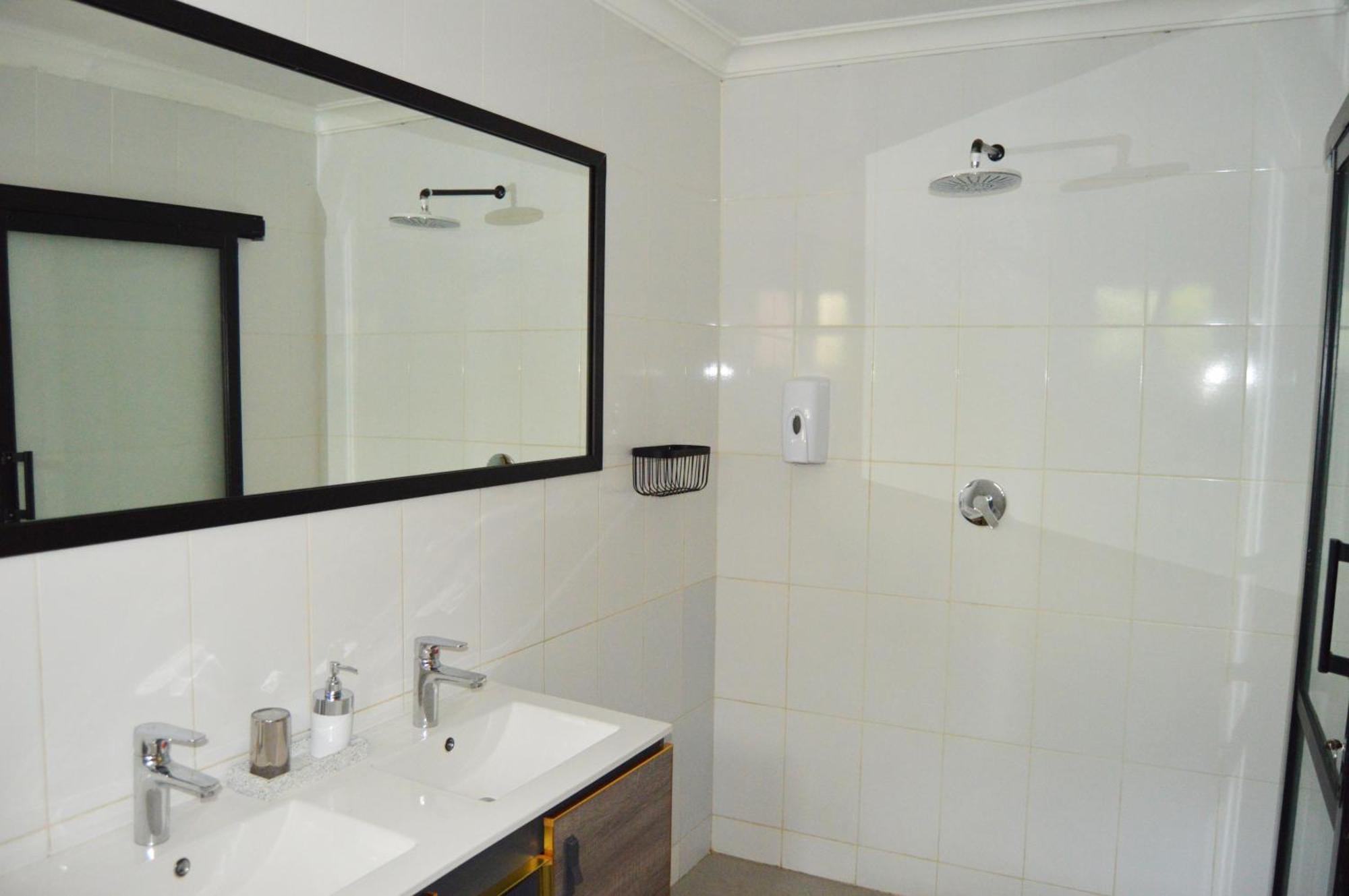 Bougainvilla Guesthouse&Restaurant Lubumbashi Extérieur photo